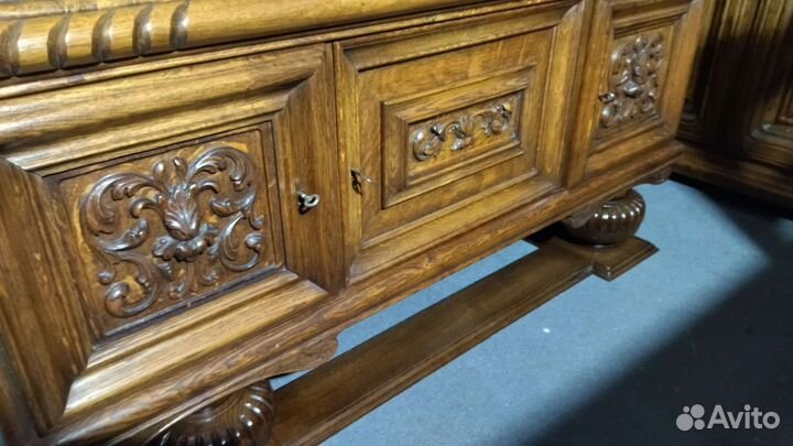 Антикварный буфет