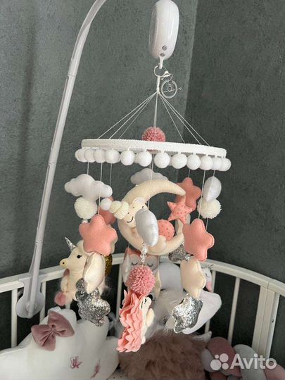 Мобиль в детскую кроватку ручной работы