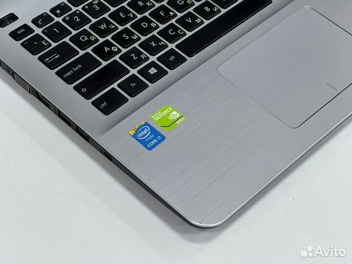 Шустрый Asus Core i7 8G озу SSD256g GeForce 2g
