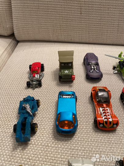 Машинки Hot wheels разные