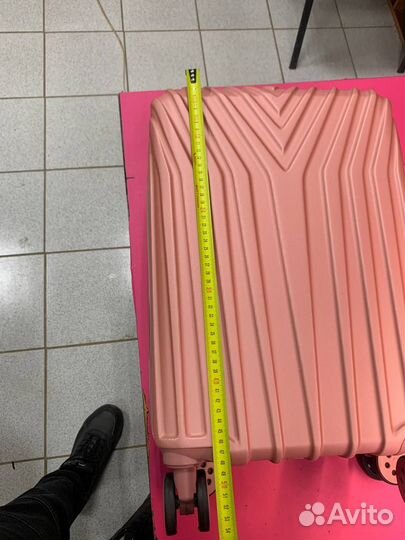 Дорожный чемодан на колесиках с алюминиевой рамой