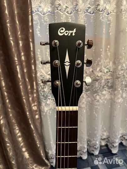 Акустическая гитара