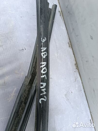 Уплотнитель рамки двери левой зад. Renault Logan 2