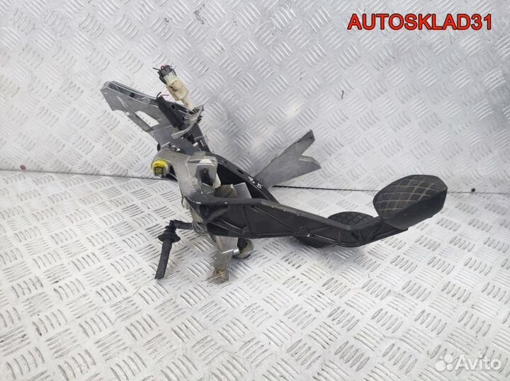 Блок педалей МКПП Volkswagen Passat B5 8D1721117K