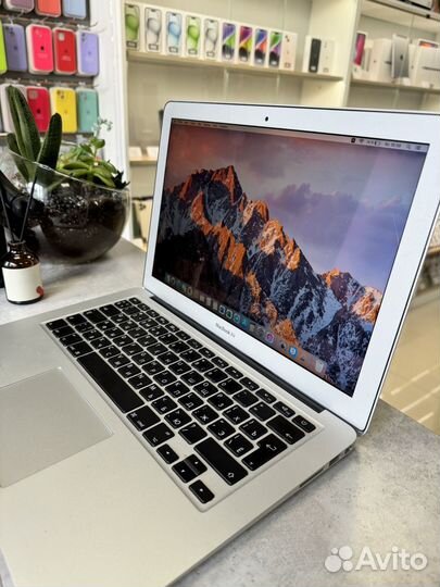 Apple MacBook Air 13 2011. Состояние отличное