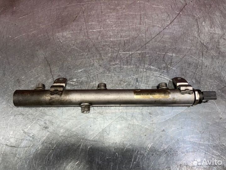 Топливная рампа правая Mercedes E-Class W211 OM642