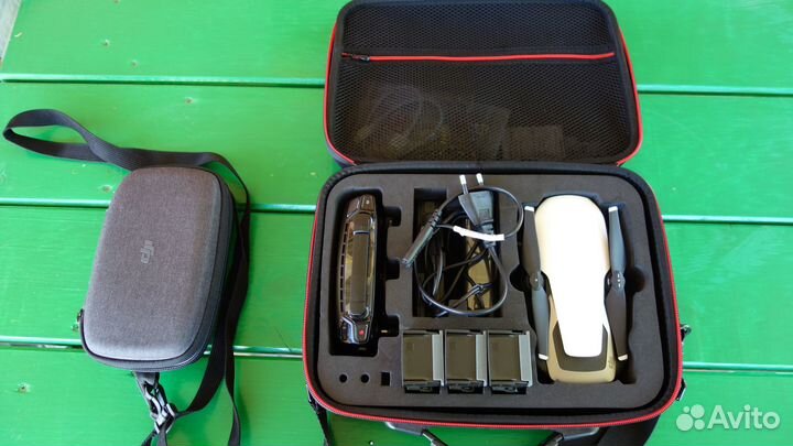 Продам квадрокоптер DJI Mavic Air Combo