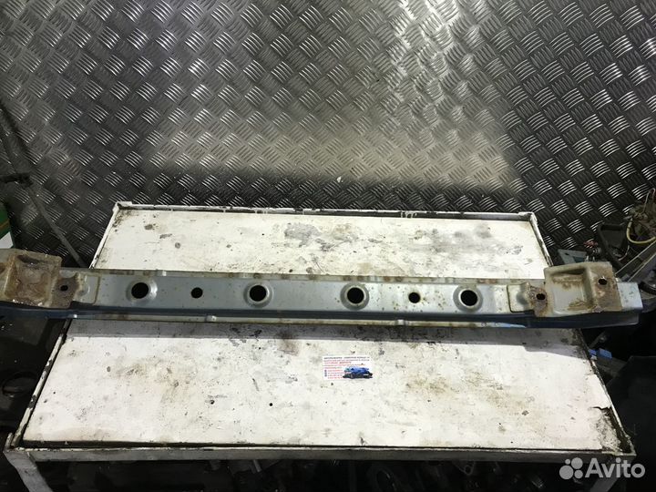 Усилитель переднего бампера Митсубиси Лансер 9