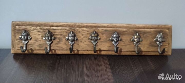 Вешалка с латунными крючками