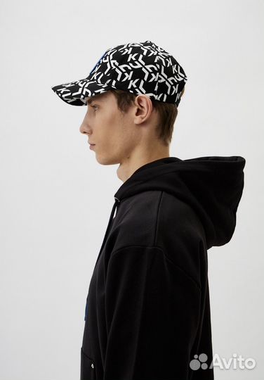 Karl lagerfeld бейсболка