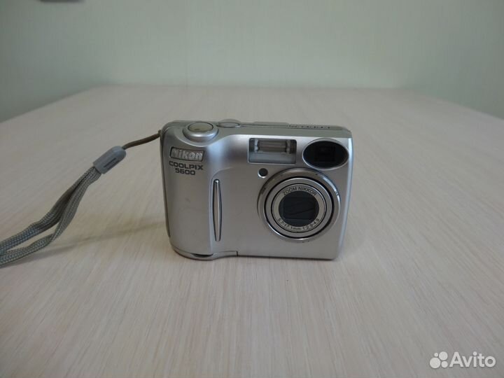 Фотоаппарат Nikon coolpix e5600