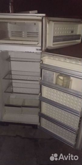 Холодильник 2х камерный