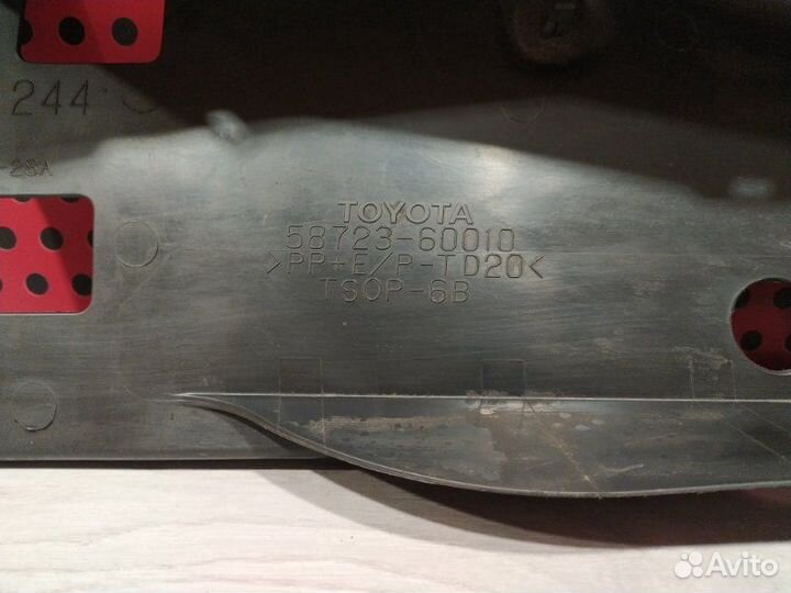 Пыльник Toyota Land Cruiser 200 2015