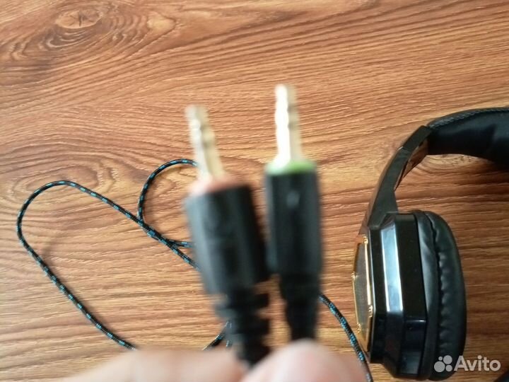Наушники с микрофоном