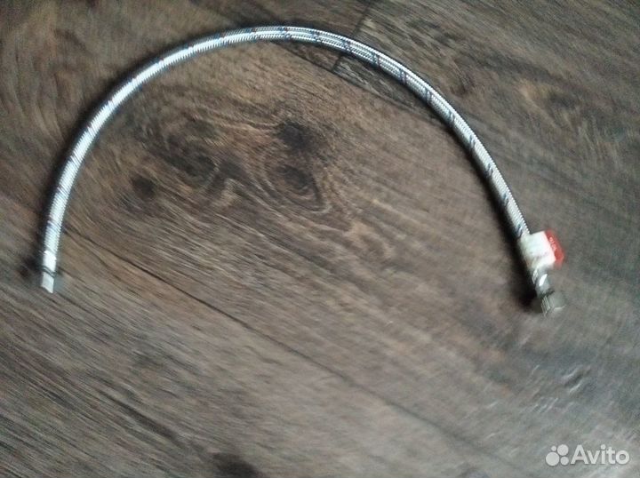 Гусак, водяной шланг и газовый