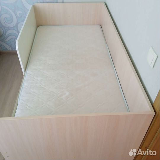 Детская кровать от 3 лет с бортиками