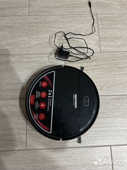 Робот пылесос redmond