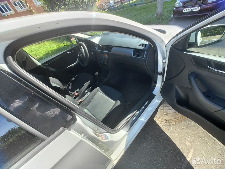 Комплект ковриков, резиновые оригинал Skoda Rapid