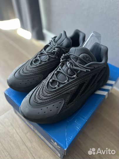 Кроссовки adidas ozelia