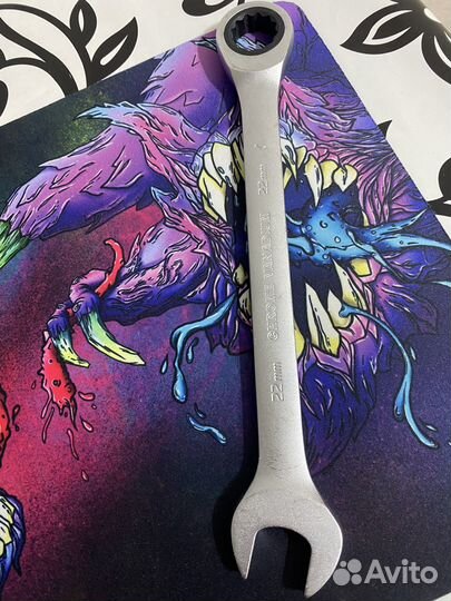 Ключ рожковый- трещетка на 22