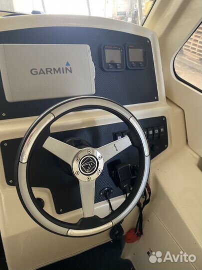 Катер каютный