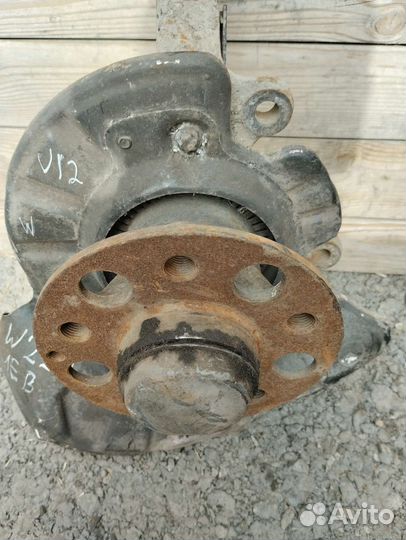 Поворотный кулак левый Mercedes Benz w220 w215