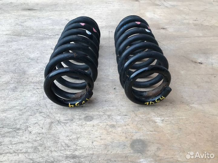 Пружина задняя Suzuki Grand Vitara 3 2005-2016