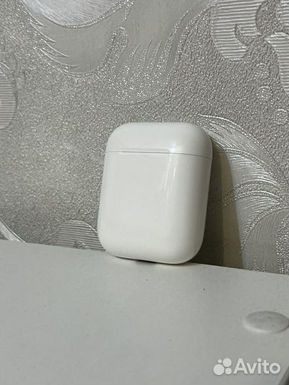 Airpods 2 (оригинал кейс и правый наушник )