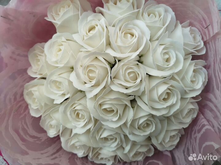 Букет белых роз 25шт