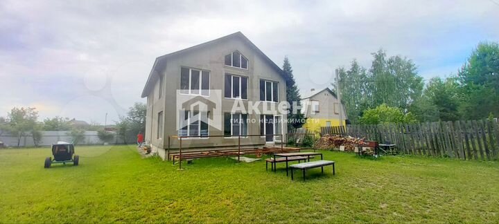 Коттедж 270 м² на участке 16 сот.