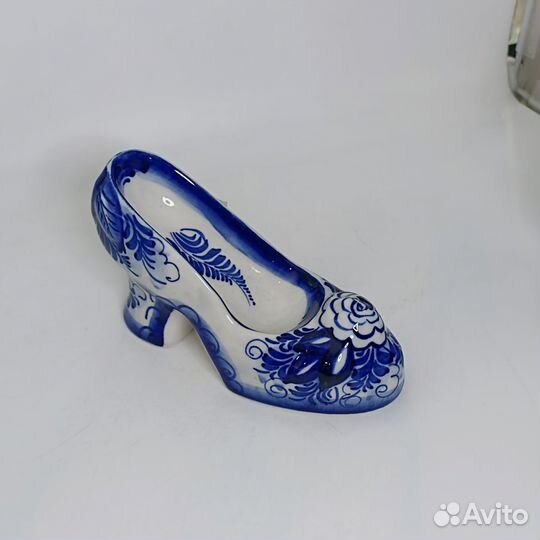 Обувь фарфоровая