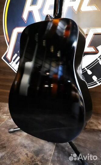 Акустическая гитара + аксессуар