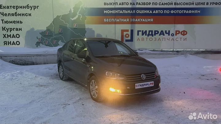 Стекло кузовное глухое правое Volkswagen Polo Seda