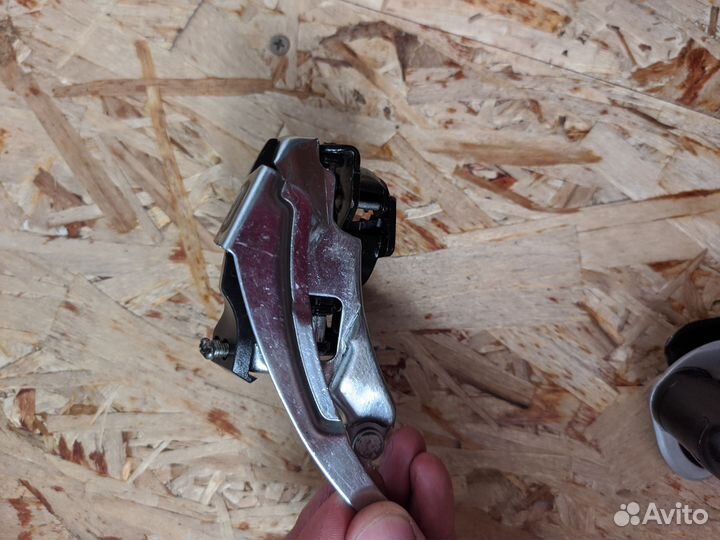 Передний переключатель shimano Altus