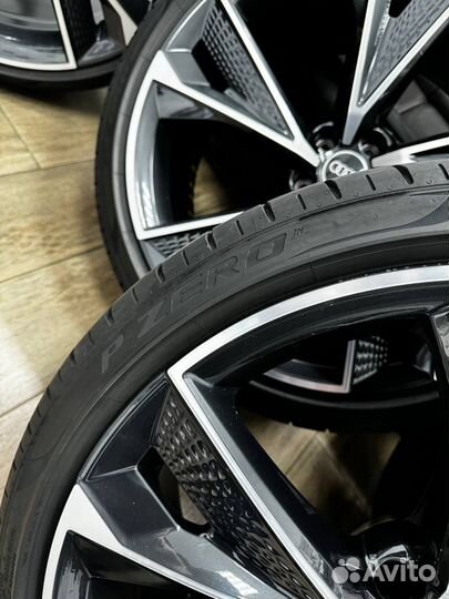 Диски оригинал R22 с резиной Pirelli на Audi RS7,R