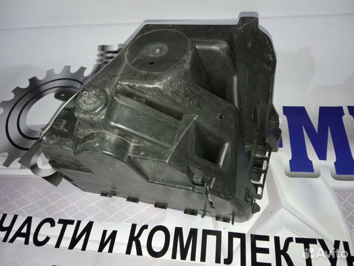 Короб блока предохранителей Мерседес CLS W219