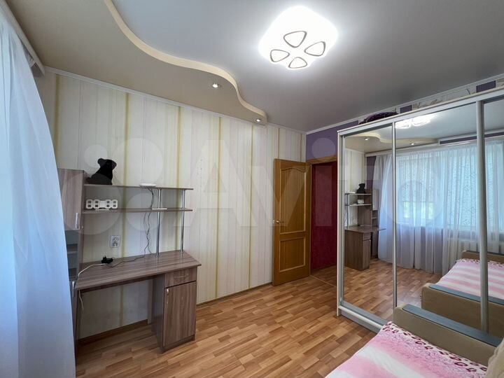 3-к. квартира, 82 м², 4/10 эт.