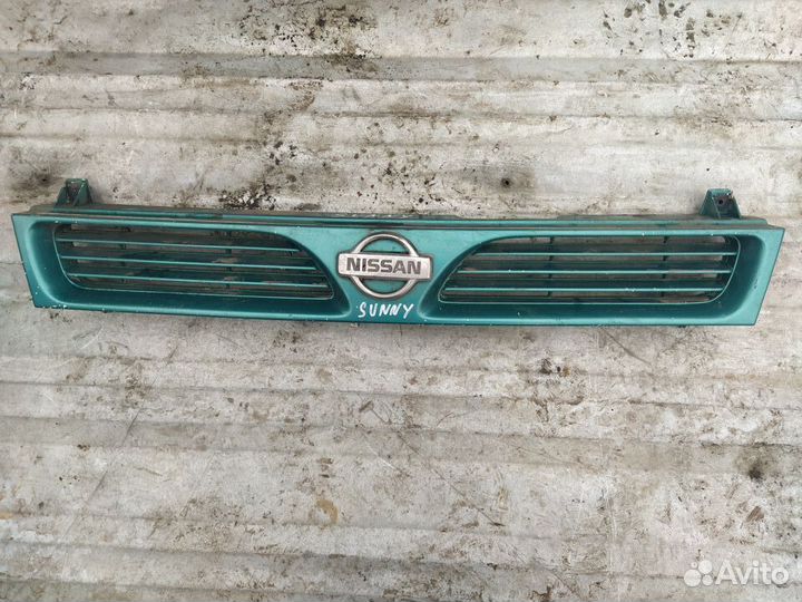 Решетка радиатора Nissan Sunny N14