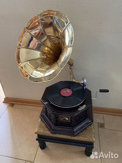 Граммофон His master's voice