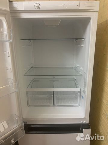 Холодильник бу indesit DSN16