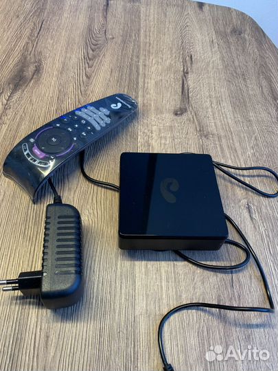 Продам WI-FI iptv-приставку SML-482 HD