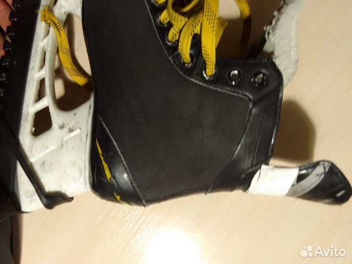 Коньки bauer supreme 140. 42 размер