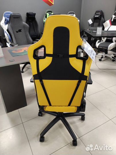 Компьютерное игровое кресло