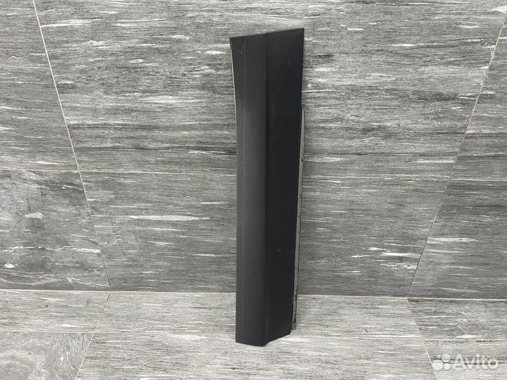 Передняя левая накладка на дверь Tiguan 2