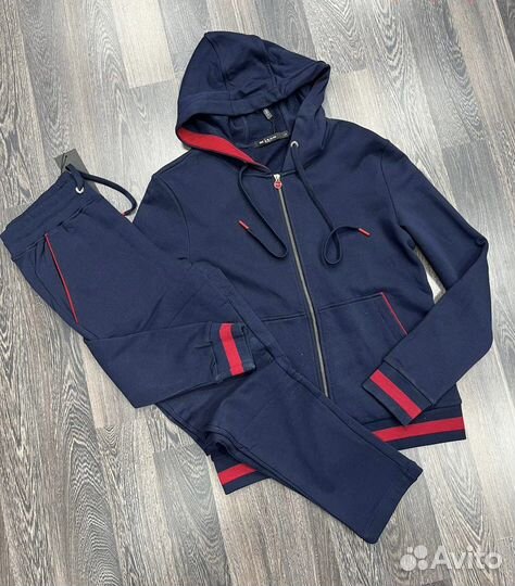 Спортивный комтюм Kiton