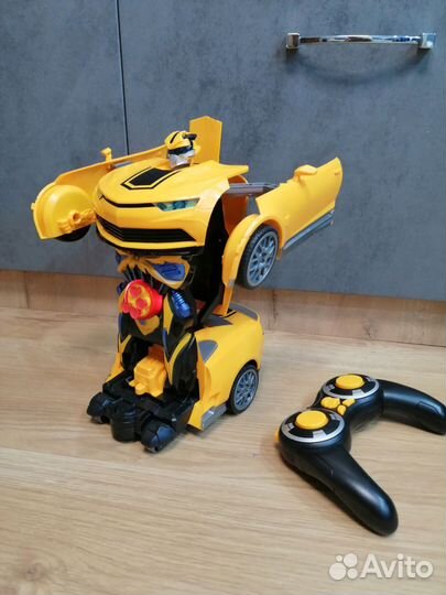 Машина трансформер на пульте +свечка в подарок