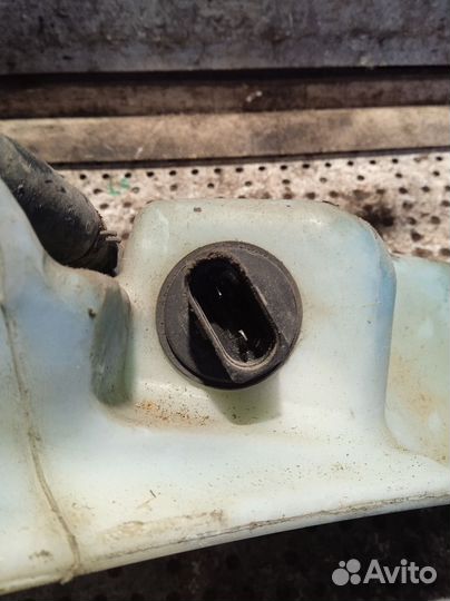 Бачок омывателя Audi A4