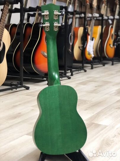 Укулеле Индонезия (сопрано) зеленая матовая