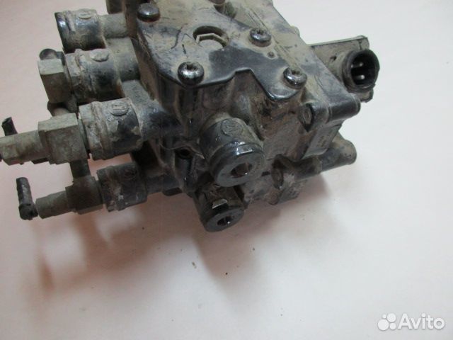 Кран уровня пола главный MAN TGA