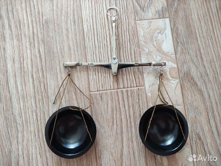 Весы равноплечие ручные вр-1